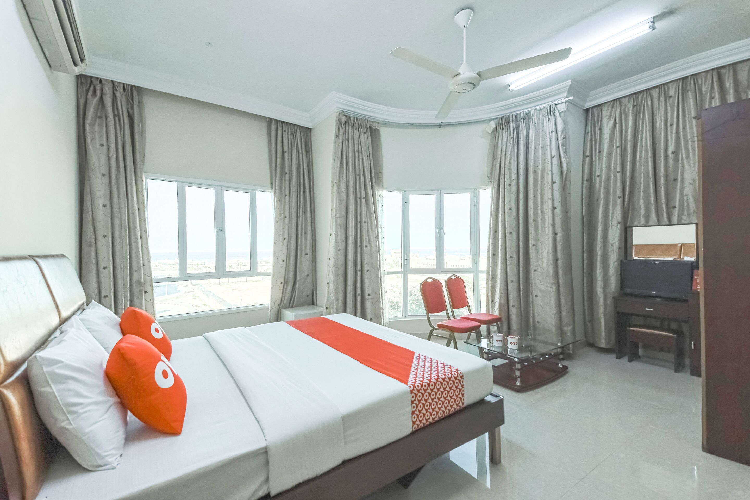 Standard Double Room | In-room safe, desk, laptop workspace, blackout drapes