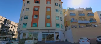 Super OYO 111 Al Thabit Hotel