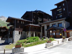 Exterior - Divisible studio ski-in/ski-out, pets allowed (Méribel)