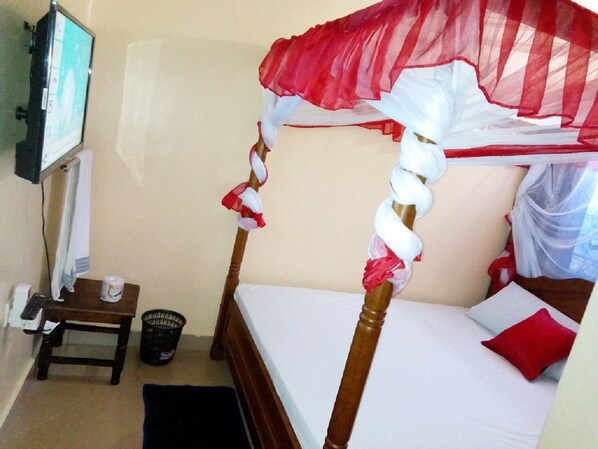 Executive Single Room | 1 bedroom, premium bedding, iron/ironing board, free WiFi - Mali Guest House (Mombasa)