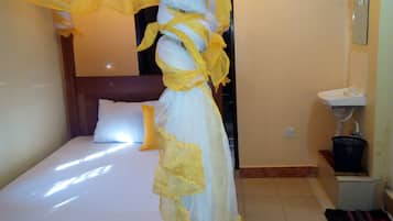 1 bedroom, premium bedding, iron/ironing board, free WiFi