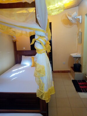 Comfort Double Room | 1 bedroom, premium bedding, iron/ironing board, free WiFi