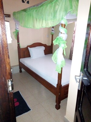 Executive Single Room | 1 bedroom, premium bedding, iron/ironing board, free WiFi