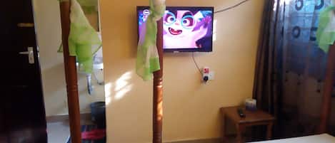 1 chambre, literie de qualité supérieure, fer et planche à repasser