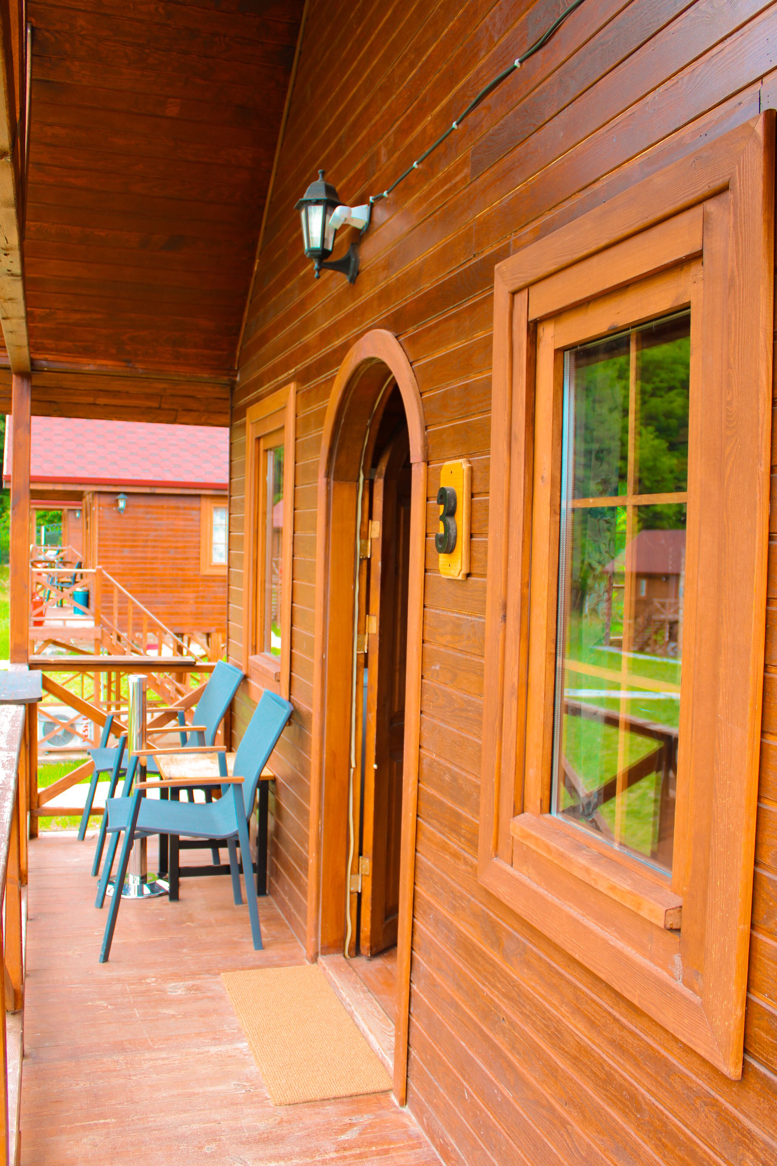 bungalow, garden area | individually decorated, individually furnished, desk, laptop workspace