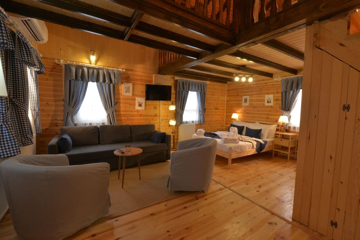 family room | individually decorated, individually furnished, desk, laptop workspace