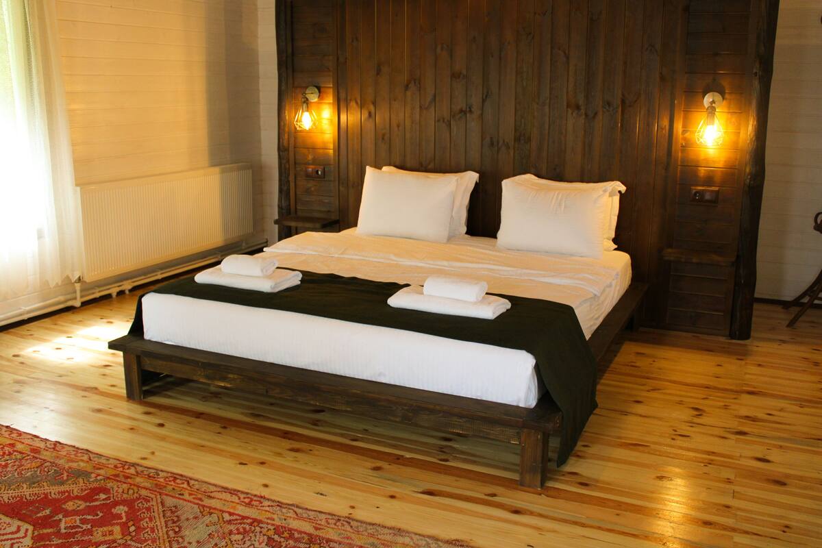 deluxe bungalow | individually decorated, individually furnished, desk, laptop workspace