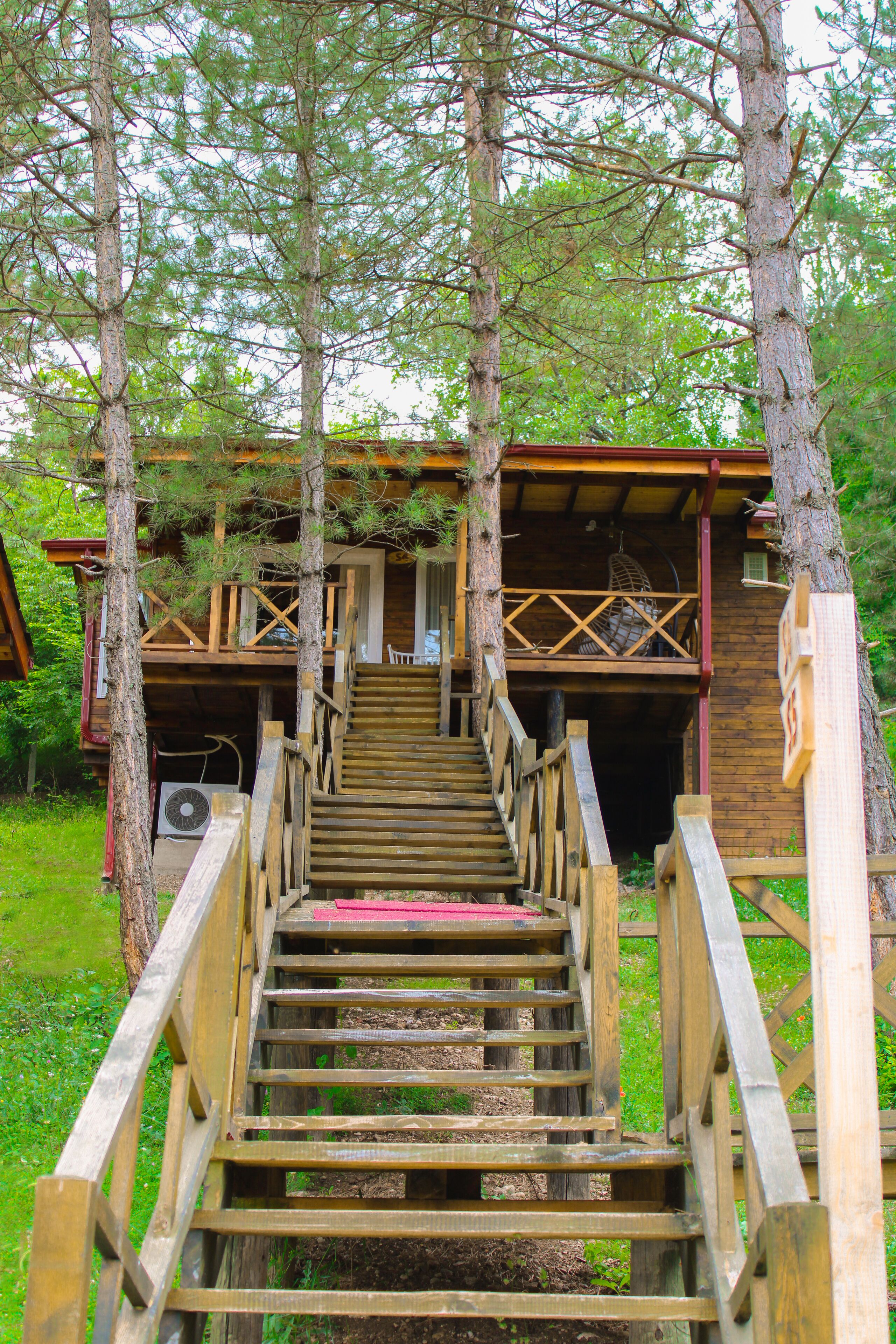 deluxe bungalow | individually decorated, individually furnished, desk, laptop workspace