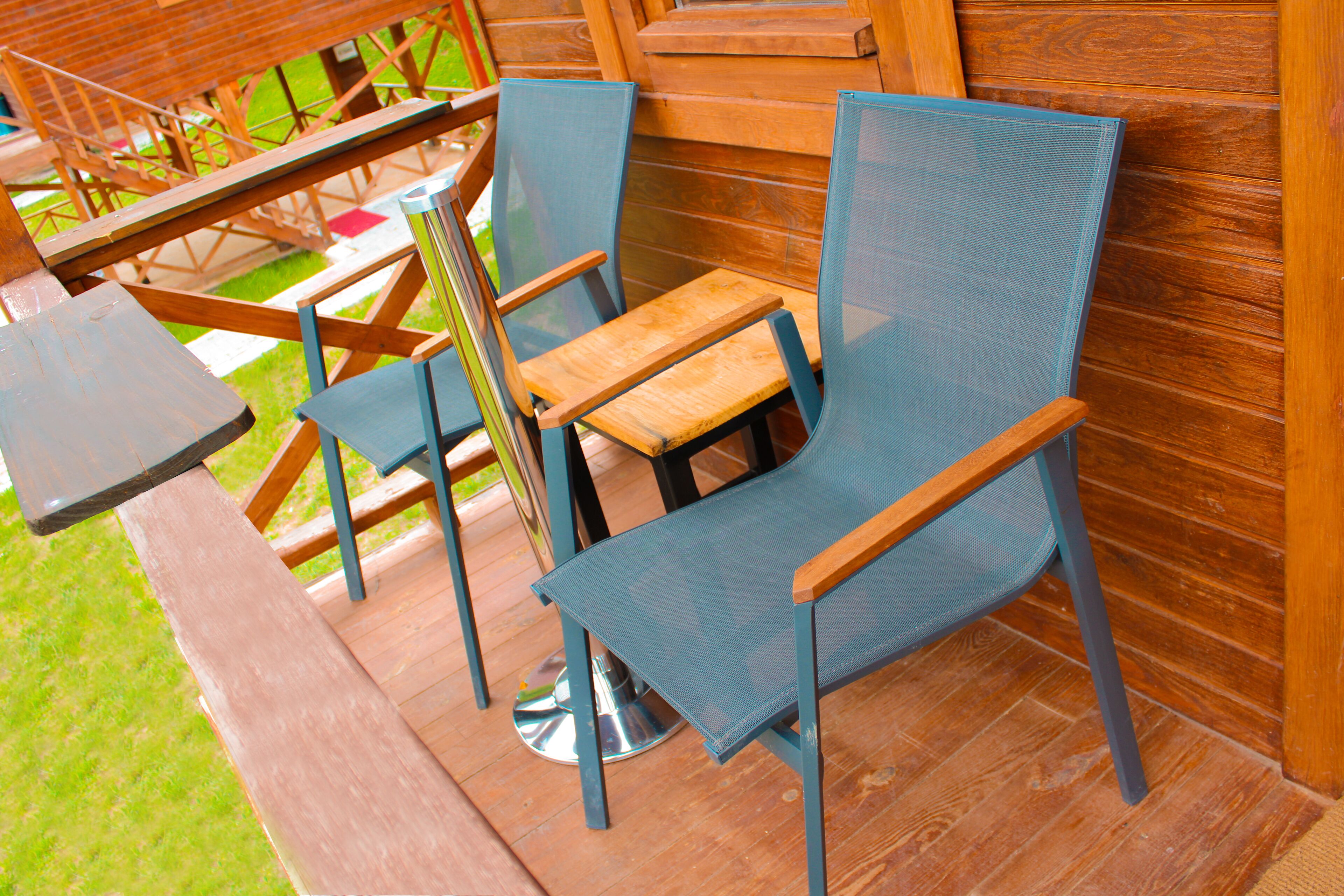 bungalow, garden area | individually decorated, individually furnished, desk, laptop workspace