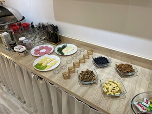 Daily continental breakfast for a fee - AYUB Modern & Heritage HOTEL (Bukhara)