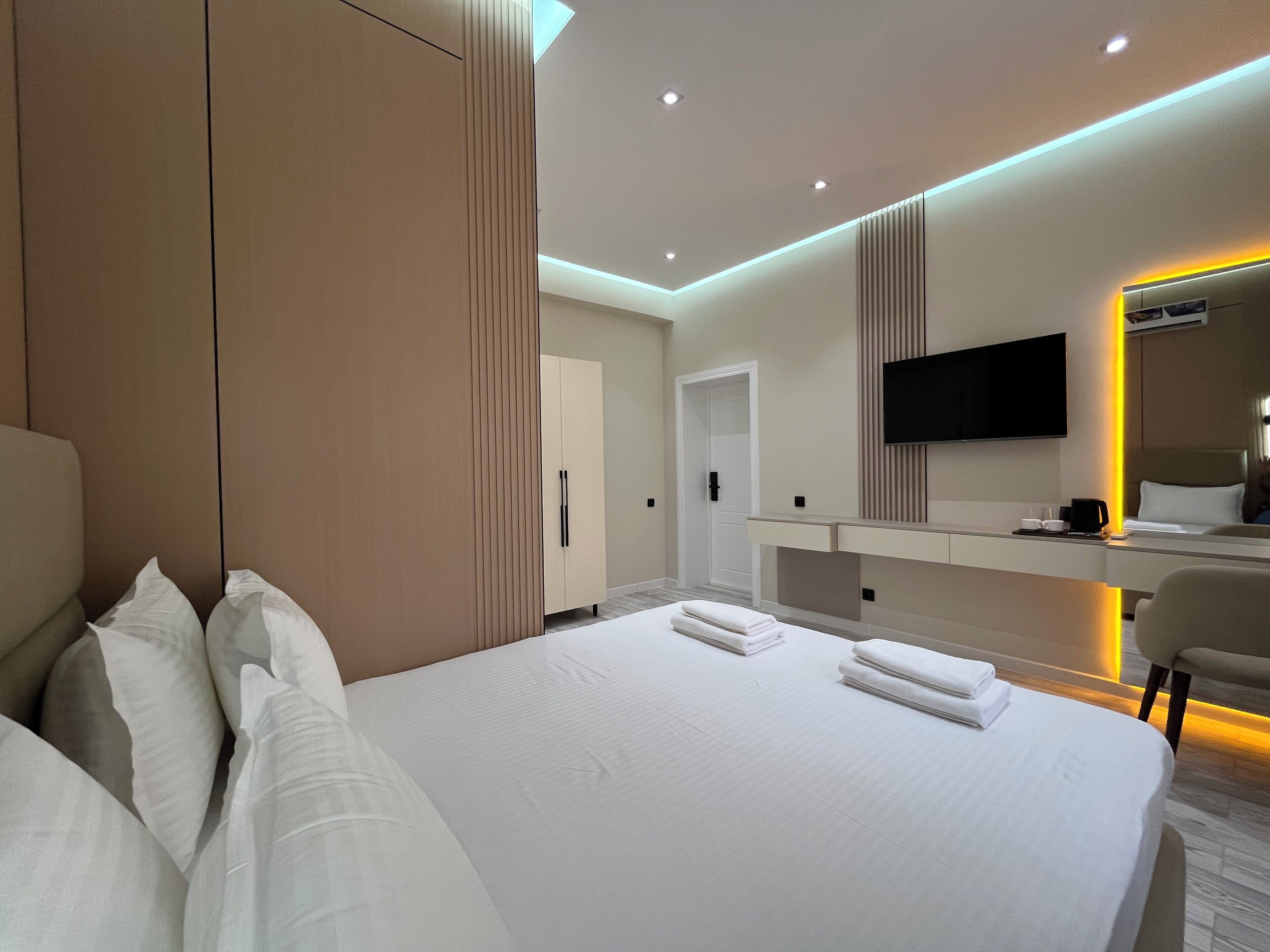 Signature Double Room | In-room safe, individually decorated, individually furnished, desk