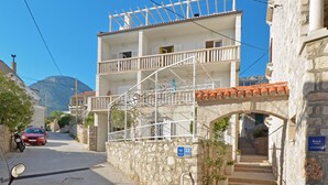 Exterior detail - Apartments NewWay Bol (Bol)