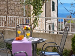 Garden view - Apartments NewWay Bol (Bol)