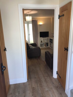 Smart TV, books - Watchet Cottage (Watchet)