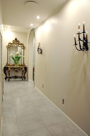 Hallway - Milano Dreams (Milan)