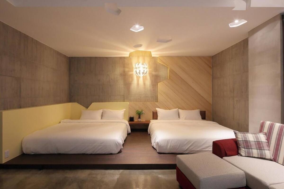 Quadruple Room (E) | Blackout drapes, cribs (free), WiFi (free), bed sheets