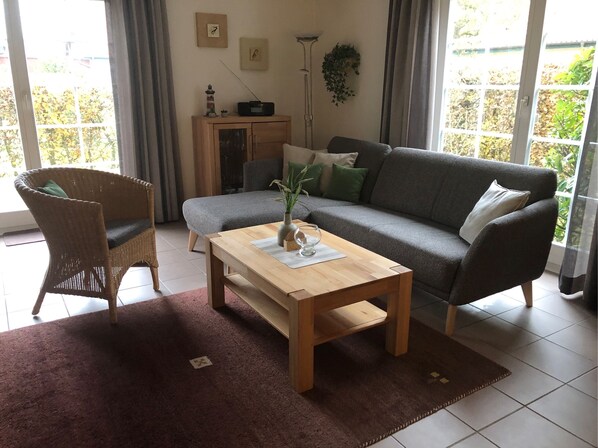 TV, DVD player, aparelho de som