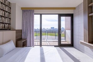Panoramic Quadruple Room | Desk, blackout drapes, soundproofing, free WiFi