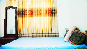 Villa, 3 chambres, vue jardin | 3 chambres, coffres-forts dans les chambres, bureau, rideaux occultants