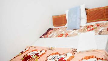 3 bedrooms, in-room safe, desk, blackout curtains