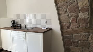 Luxury Apartment, 2 Bedrooms, Non Smoking, Kitchen (Corelli) | Private kitchen | Fridge, microwave, stovetop, dishwasher