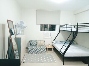 1 bedroom, bed sheets