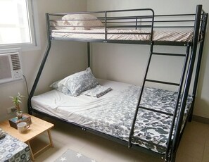 1 bedroom, bed sheets