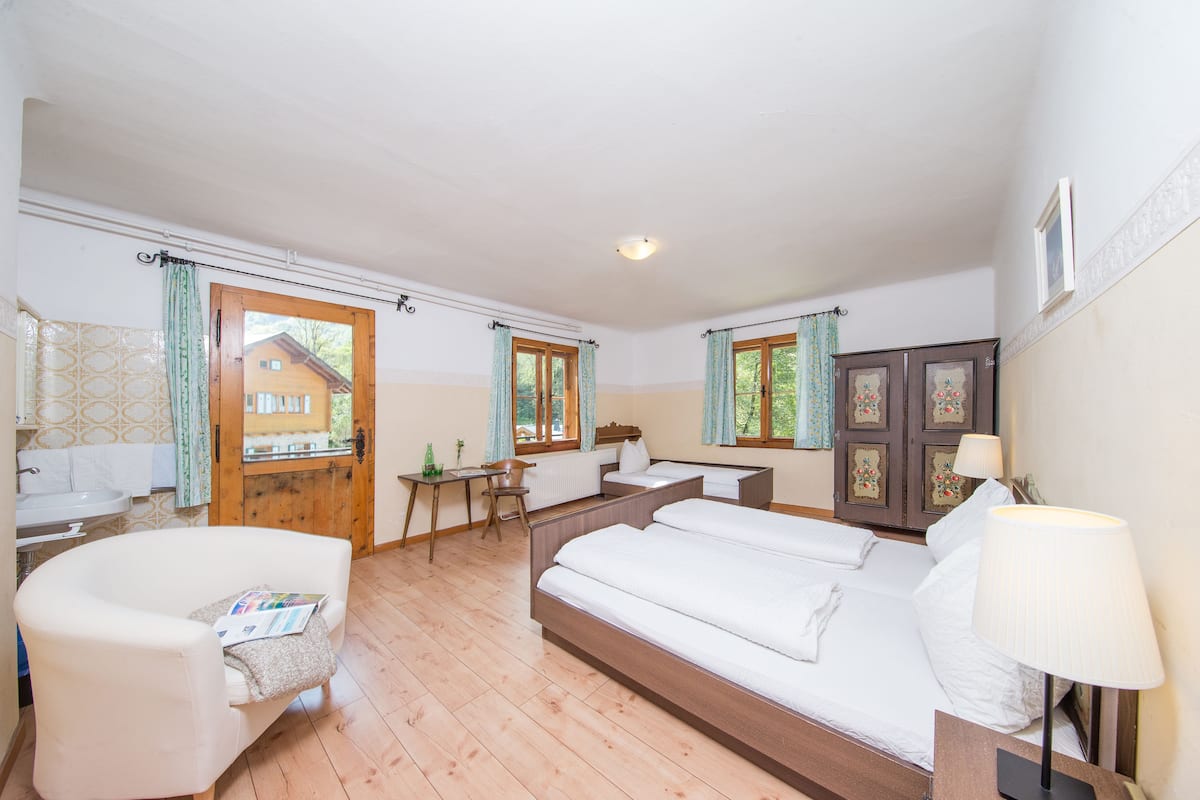 Cots/infant beds, free WiFi, bed sheets