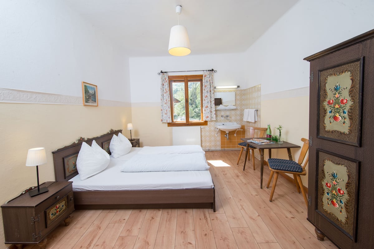 Standard Double Room, 1 King Bed, Shared Bathroom