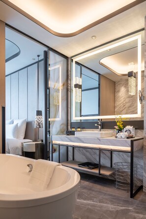 Separate tub and shower, rainfall showerhead, designer toiletries - Pullman Suzhou Zhonghui (Suzhou)