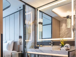Executive Room, 1 King Bed, Club Lounge Access (Superior) | Premium bedding, down comforters, pillowtop beds, minibar - Pullman Suzhou Zhonghui (Suzhou)