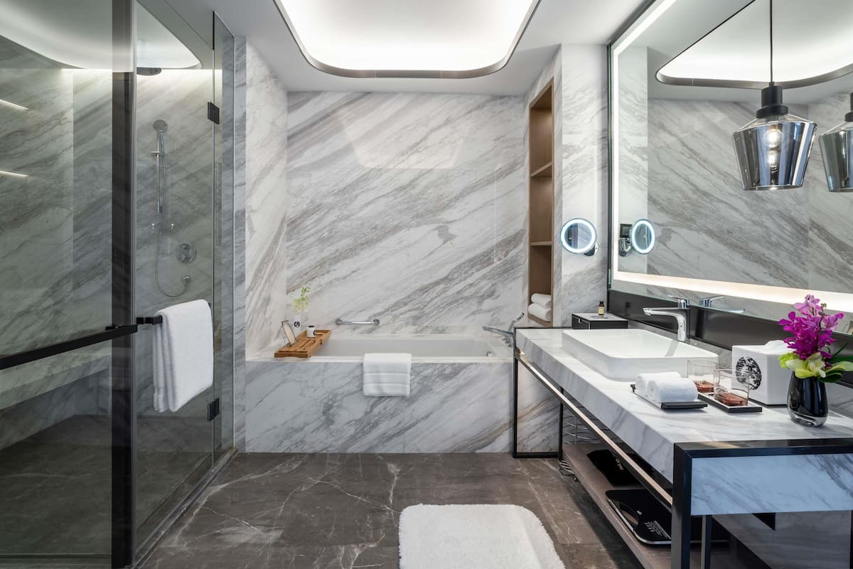 Deluxe-Suite, 1Â King-Bett, Zutritt zur Club Lounge | 1 Schlafzimmer, hochwertige Bettwaren, Daunenbettdecken