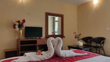 Cots/infant beds, rollaway beds