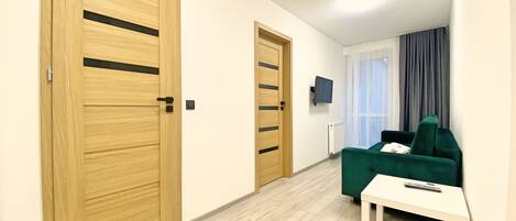 Comfort Apartment (#7 Sowinskiego) | Living area | Smart TV