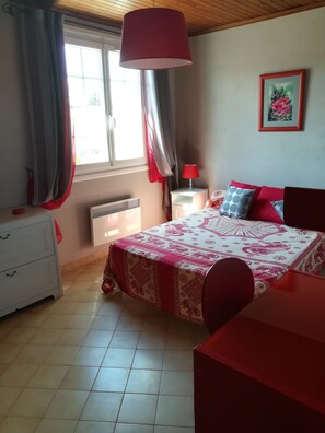 4 chambres, fer et planche Ă repasser, Wi-Fi gratuit, draps fournis