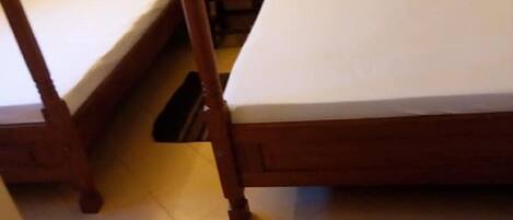 7 bedrooms, iron/ironing board, WiFi, bed sheets