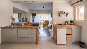 Coffee/tea maker, fridge, oven, stovetop - Stylish central apartment in Rhodes City - 5 mins to Old City & the beach (Rhodes)