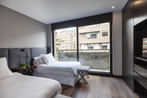 2 Schlafzimmer, Schreibtisch, Bügeleisen/Bügelbrett, WLAN