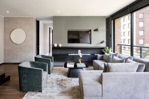 TV, fireplace -  ATTIK SUPERIOR -501 (Bogotá)