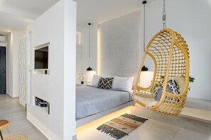 Design Suite, City View | Premium bedding, minibar, in-room safe, individually decorated - George & Joanna Suites (Santorini)
