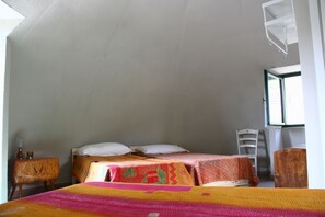 Bungalow, quang cảnh núi | Bàn, phòng cách âm, bộ trải giường 