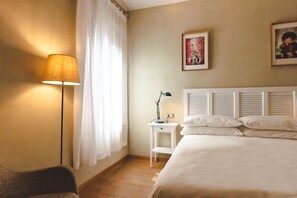 1 chambre, fer et planche à repasser, Wi-Fi, draps fournis