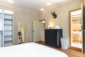 1 chambre, fer et planche à repasser, Wi-Fi, draps fournis