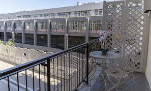 إطلالة من الشرفة
