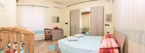 1 chambre, fer et planche Ă repasser, Wi-Fi, draps fournis