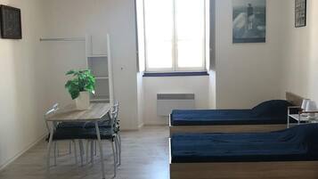 1 chambre, fer et planche Ă repasser, Wi-Fi gratuit