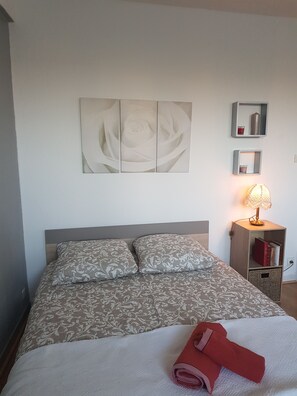 1 bedroom, iron/ironing board, WiFi, bed sheets