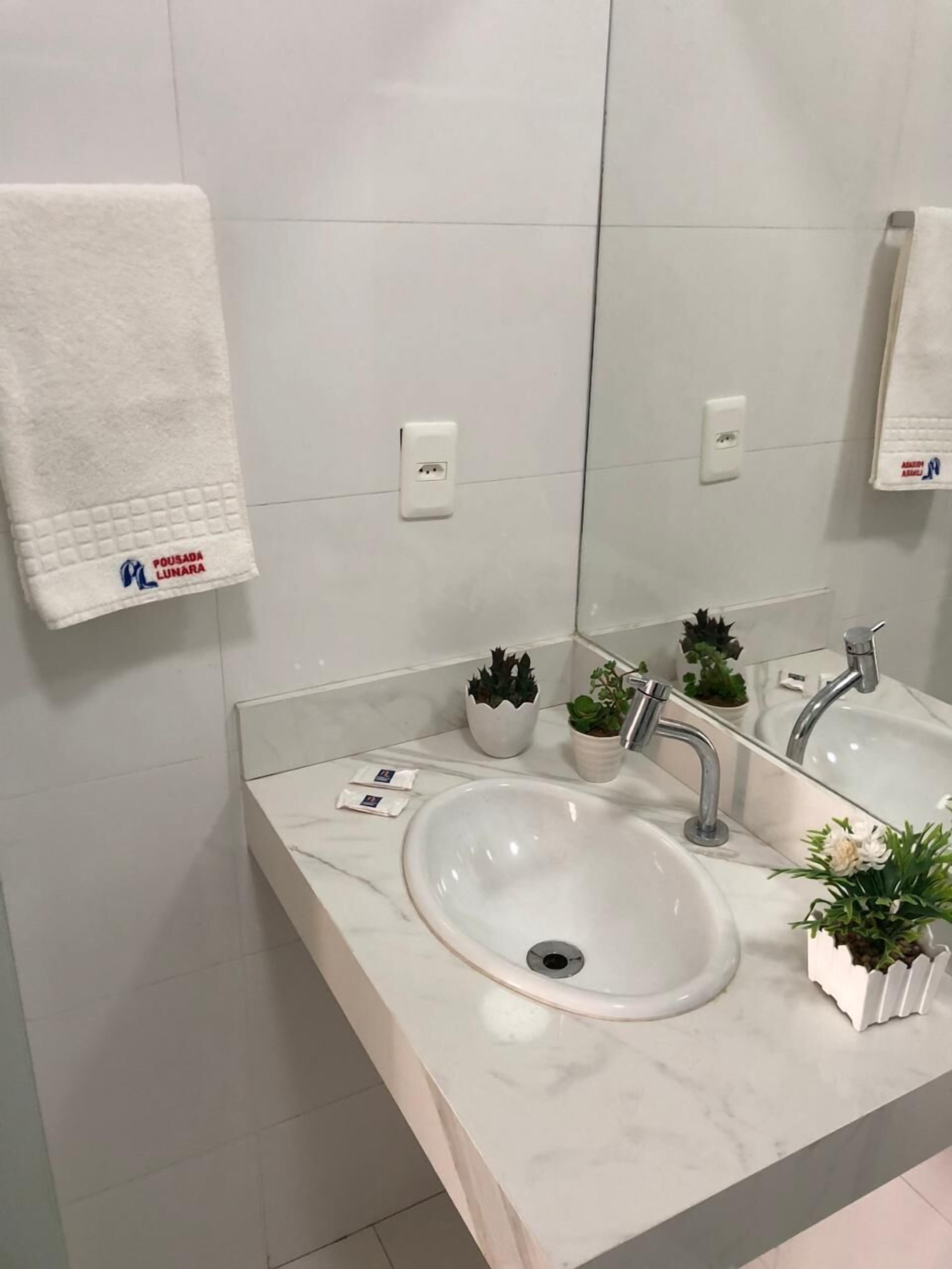 Shower, towels