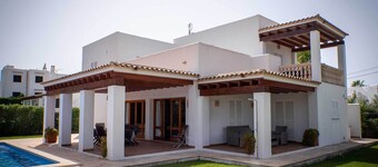 Spacious Villa in Cala D'or Marina 