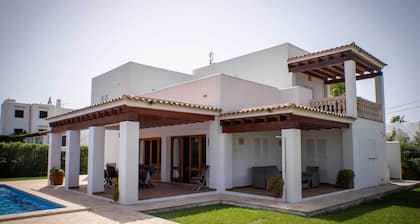 Spacious Villa in Cala D'or Marina